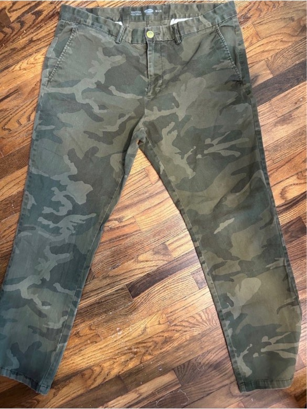 Old Navy Men's Camo Cargo Pants - Olive